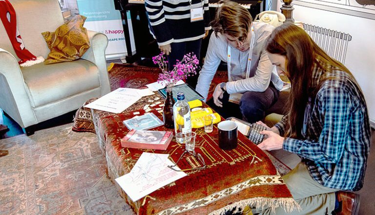 Deelnemers spelen Ria's escaperoom