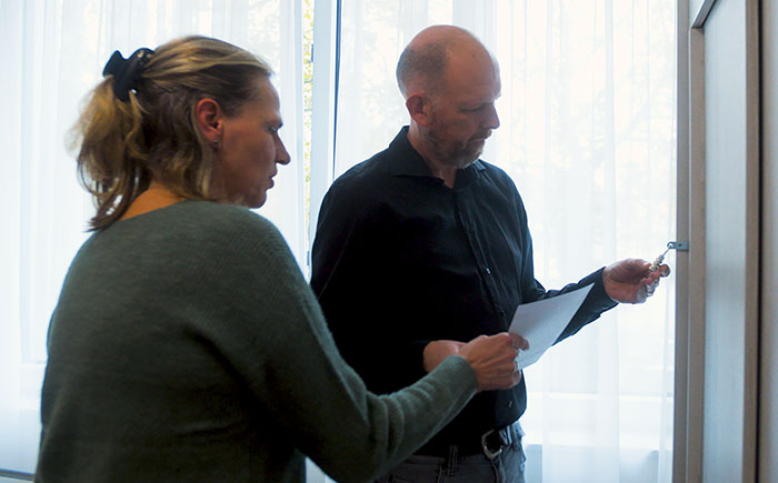 Twee deelnemers van de escaperoom