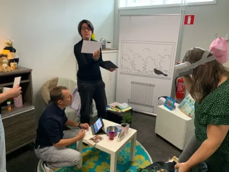 Deelnemers spelen Romy's escaperoom